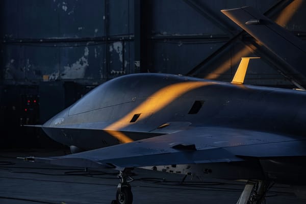 Helsing lässt KI-Piloten Centaur gegen menschliche Piloten gewinnen